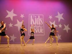 http://www.dancekar.com/Results/Gallery/regionals2006/08_BatonRouge/images/b_70_DSC01496.jpg