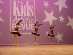 http://www.dancekar.com/Results/Gallery/regionals2006/08_BatonRouge/images/b_82_DSC01642.jpg